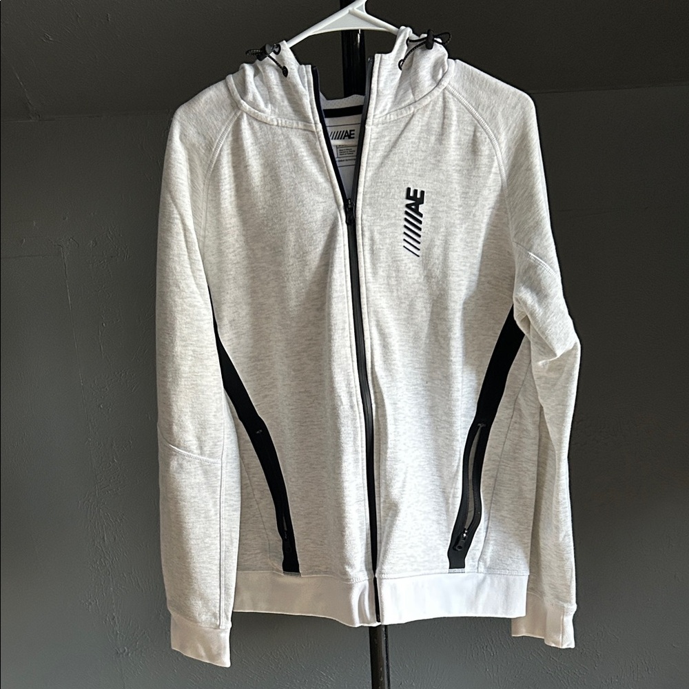 American Eagle Outfitters Men’s Gray and Black Ski Jacket